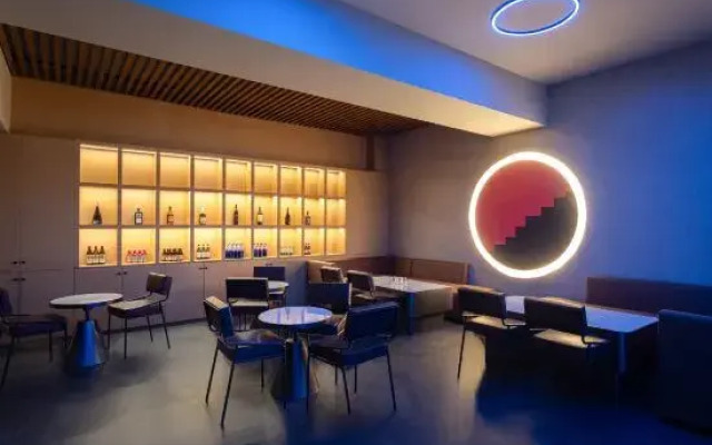 D&F Designer Hotel (Chongqing Longmenhao Yangtze River Cableway Branch)