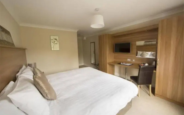 Riverside Suites Hotel