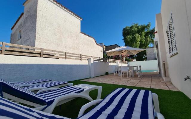 389-villa de standing con piscina privada