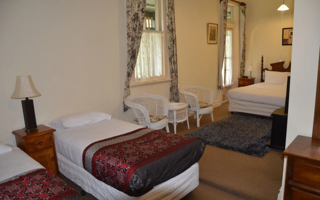 Leura House