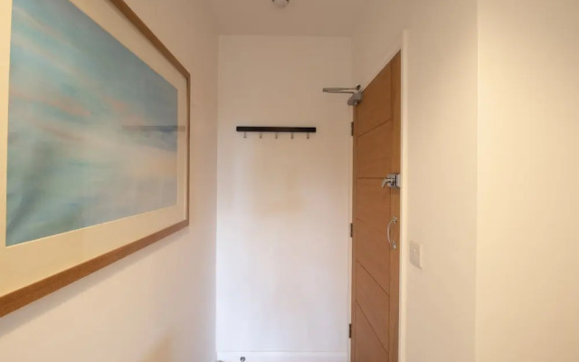 Crescent House Apartments