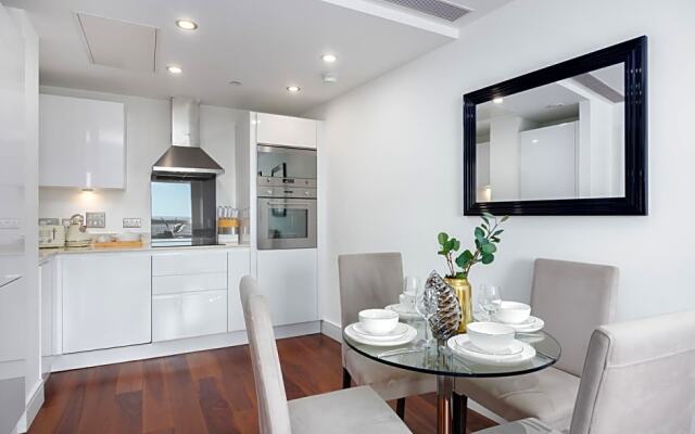 Thesqua.re Lincoln Plaza Apartments