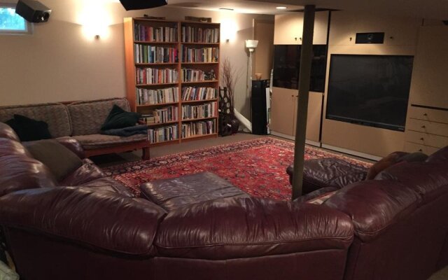 Mediterranean Edmonton B&B