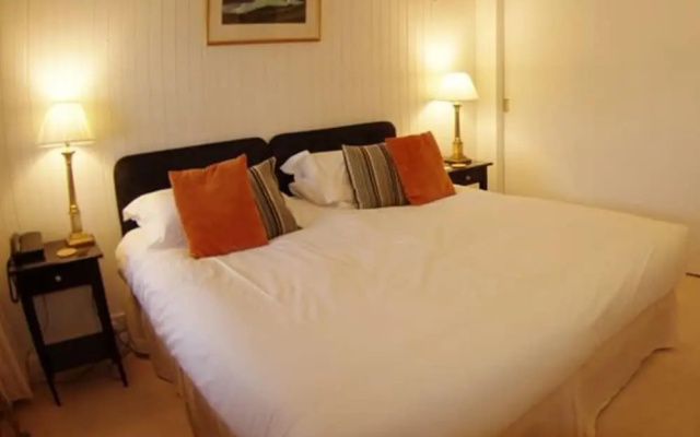 Summer Isles Hotel