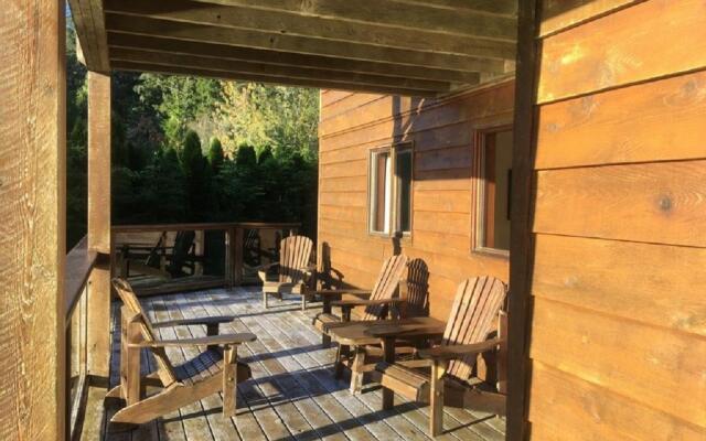 Tofino Stormbay Guest House