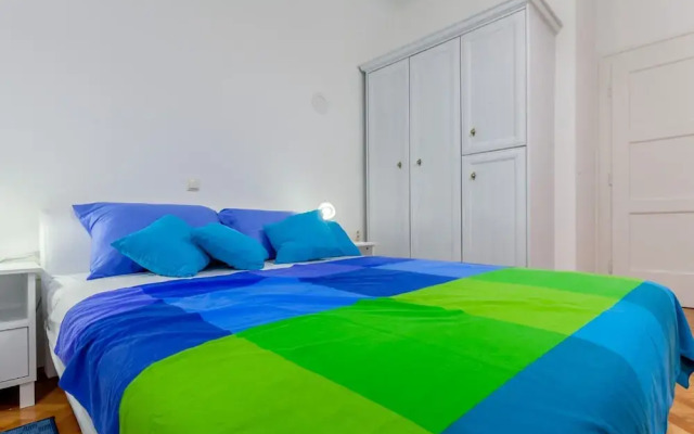 Chic Apartment in Center