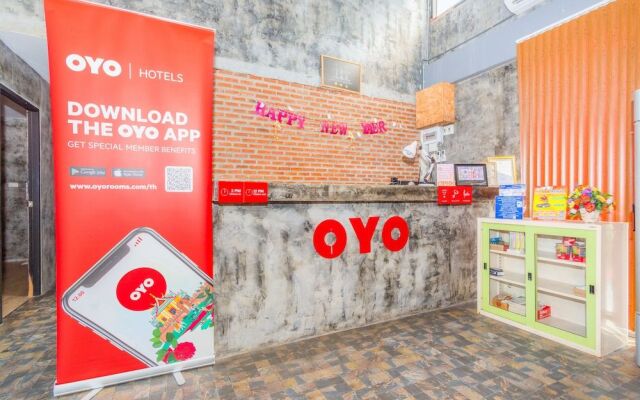 OYO 650 At Night Pranburi