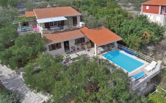 Awesome Home in Prigradice With Wifi and 4 Bedrooms