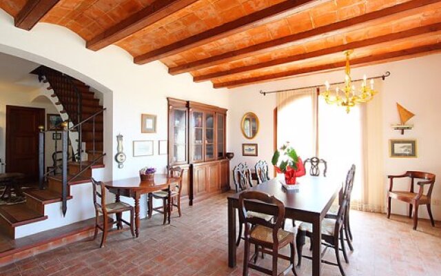 Holiday Home Illa Blanca