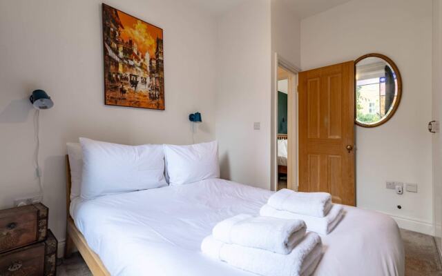 Beautiful Two Bed Abode In South West London