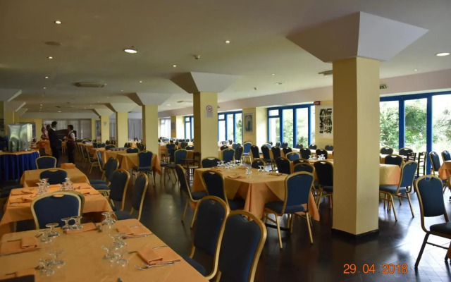 Marina Club Hotel