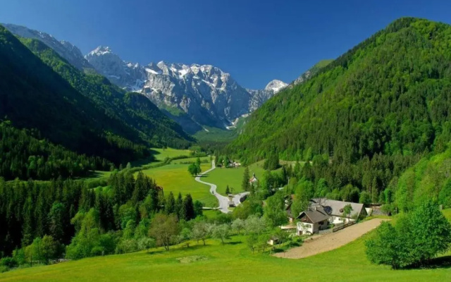 Shepperd Miha's House Private Ski Area