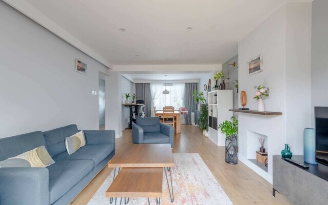 Modern & Spacious 3BD House - Canning Town