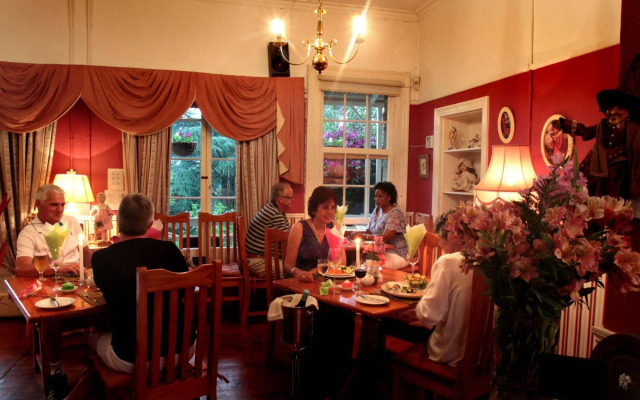 Shamrock Arms Guest Lodge