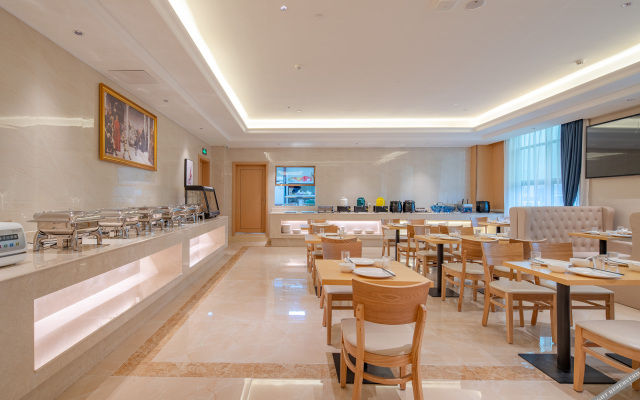 Vienna Hotel (Daojiao Store)