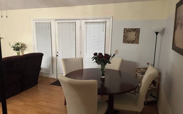 Cute Condo Near Cone Health