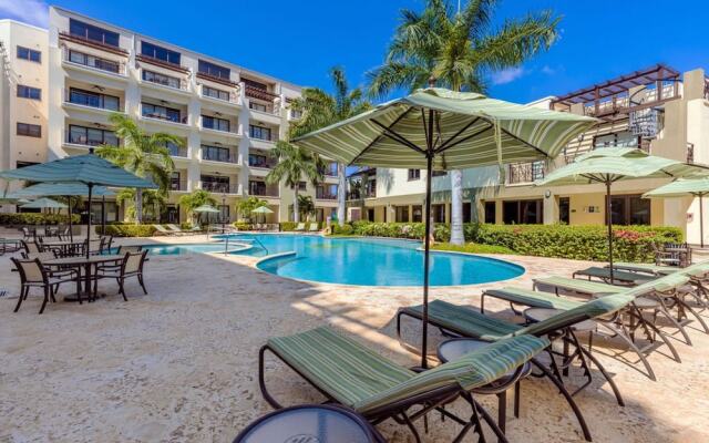 Beautiful 2BR Condo w Great Amenities Palmbeach