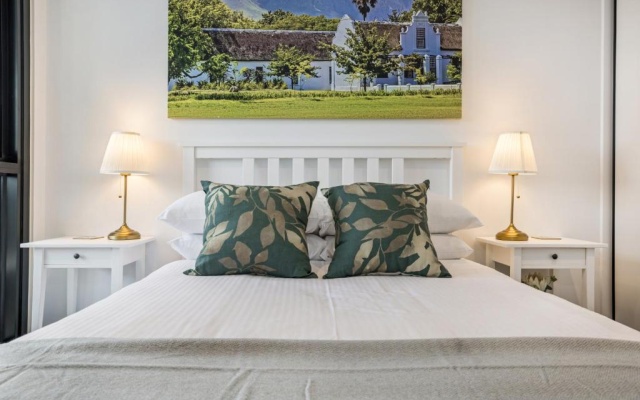 Luxury African themed apartment☆10min to MCG & Swan St☆On-site Parking☆Balcony☆Rooftop deck☆Gym☆ – Guest Rooms – Melbourne