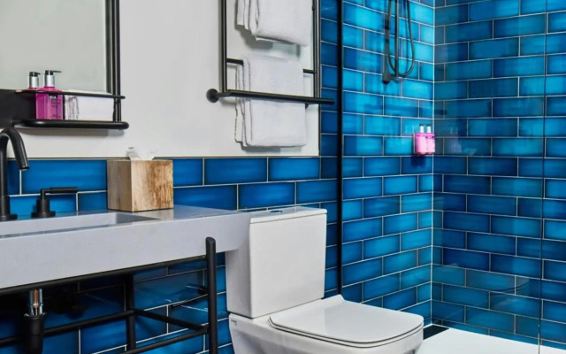 MOXY Minneapolis Uptown