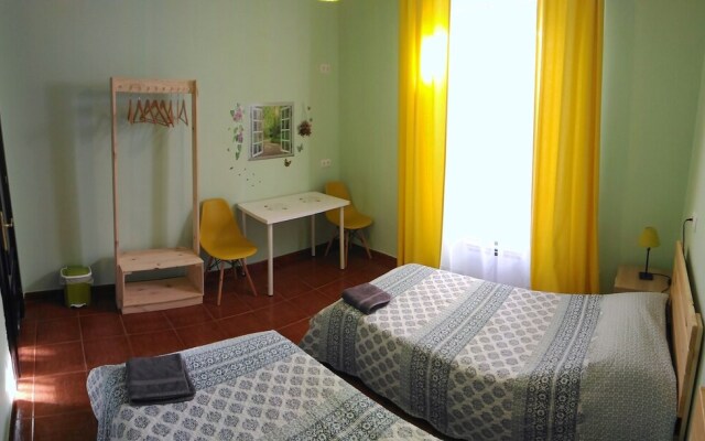 GoodHouse Hostel
