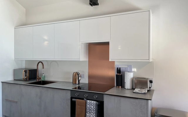 Strawberry Line, Flat 1