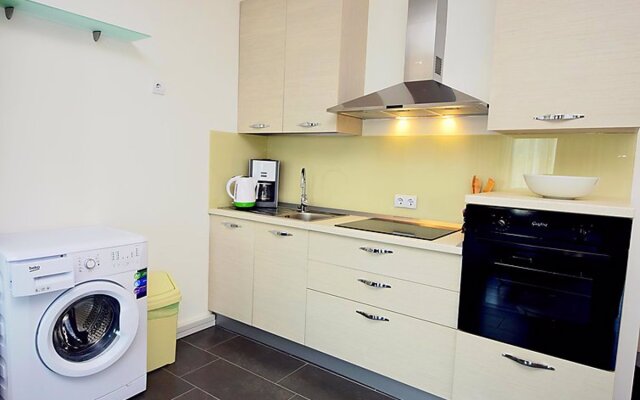 Lozna Residence 31460