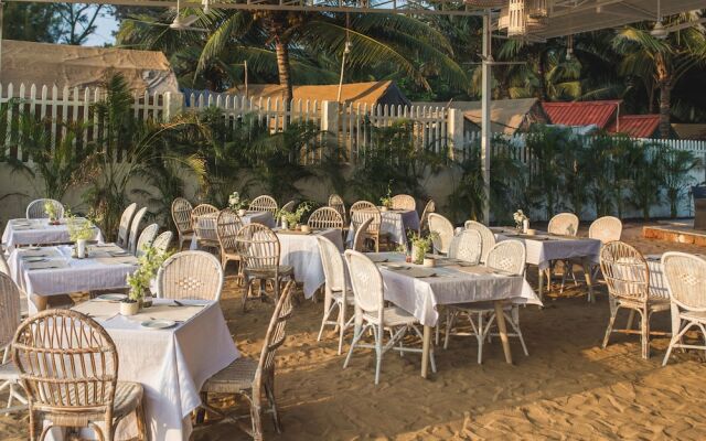 The White Resort