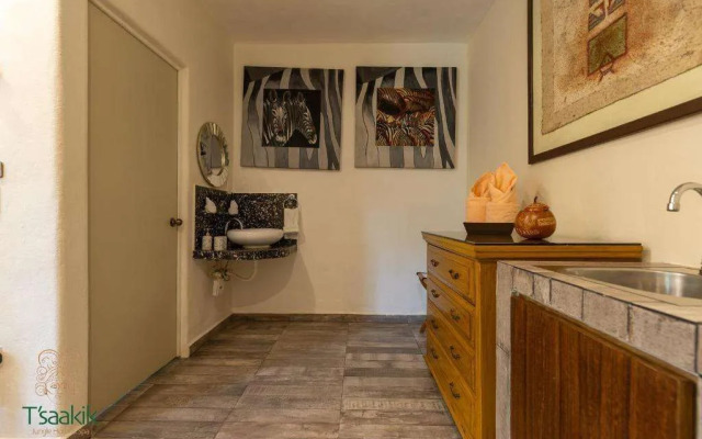 Tsaakik Jungle Hotel & Spa