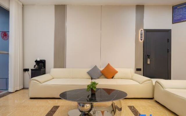 Xinyi Hotel (Xuanwu Lake Hunan Road Zhongda Hospital)