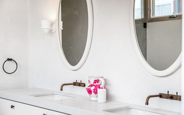 Your Luxury Escape - Driftwood Three