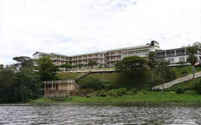 Brisk Hotel Triangle
