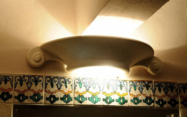 Cozy Central City Apartment