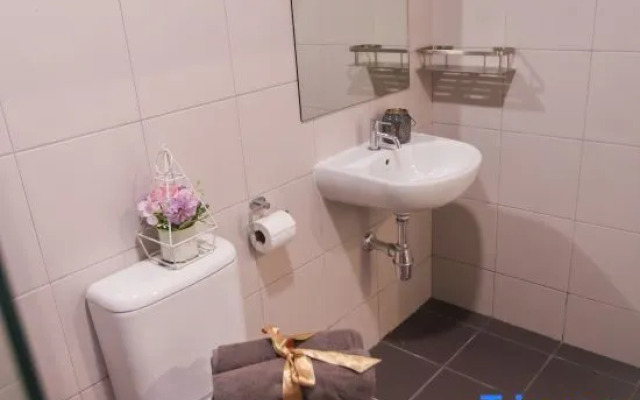 Meridian Ramada Cozy 2 room - 6pax By The One