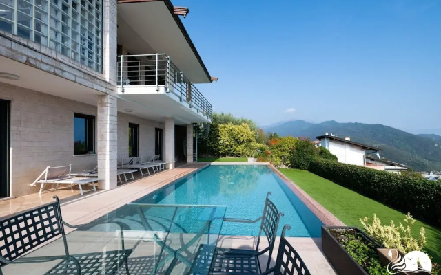 Villa Livia Luxury in Villanuova sul Clisi