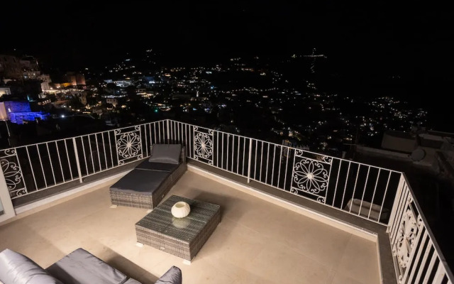 Rooftop Luxury Apartment