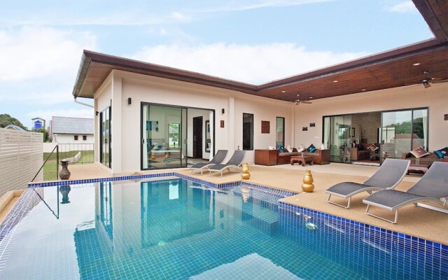 Villa Kaimook Andaman 6 Bed Picturesque Valley Location