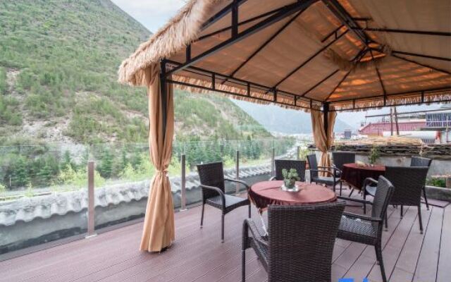 Wadang Washe Travel Hotel (Jiuzhaigou Branch)