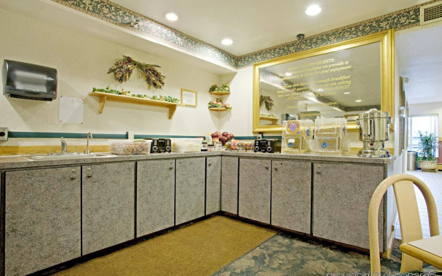 Americas Best Value Inn & Suites Anchorage Airport
