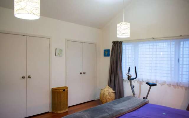 Spacious 5 Bedroom Family Abode