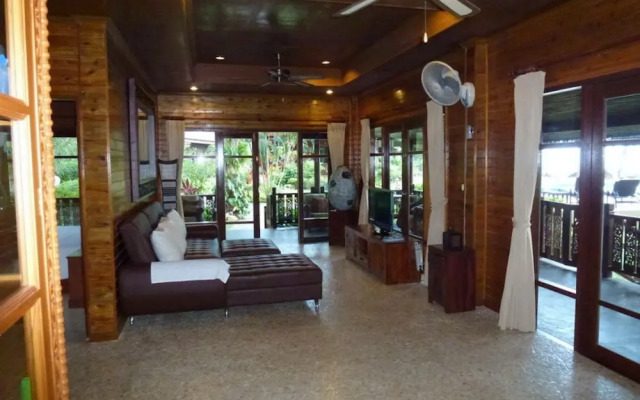 2 Bedoom Beach Front Villa Laem Noi SDV098-By Samui Dream Villas