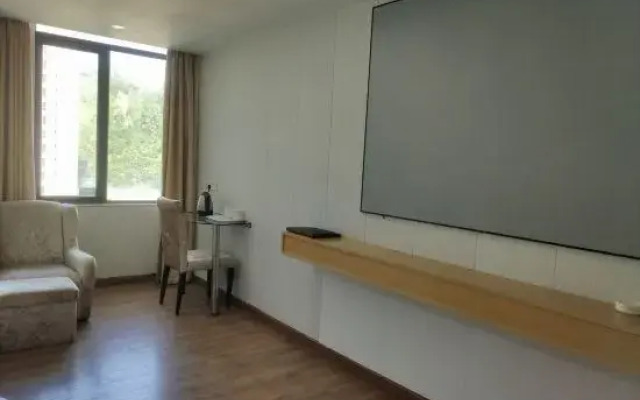 Guangzhou Jinsha Hotel (Nansha Dachong Subway Station)