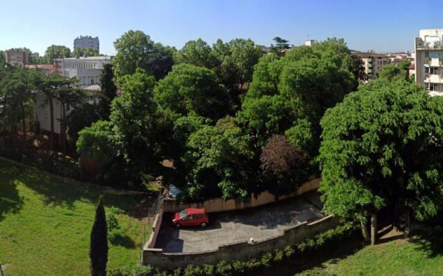 Sublime 80m With Balcony In Toulouse