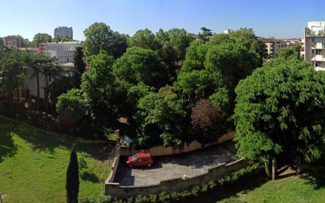 Sublime 80m With Balcony In Toulouse