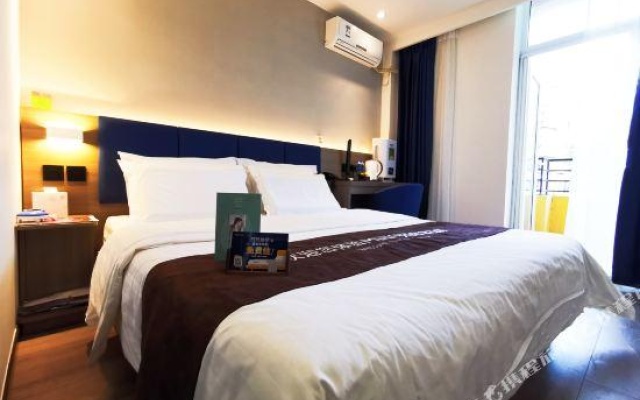 7 days superior hotel (Beijing Sanlitun Tuanjiehu metro station store) – Guest Rooms – Beijing