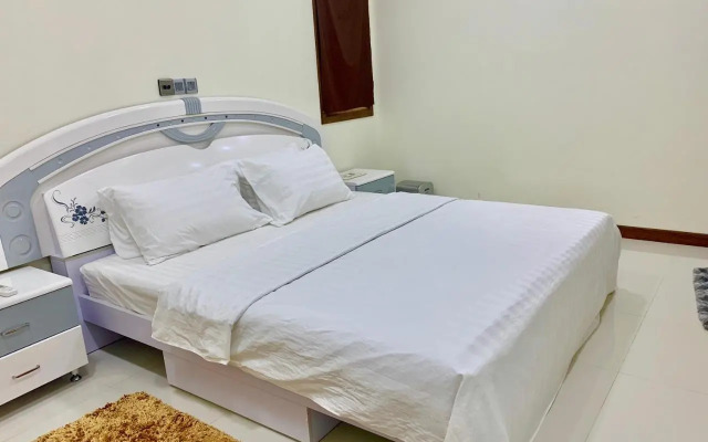 Endhaa, Divers Home