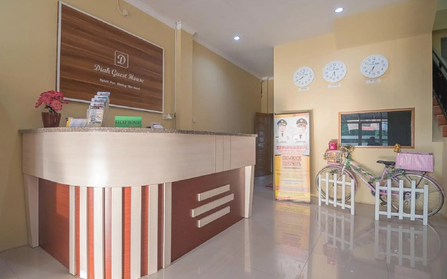 RedDoorz Plus near Syamsudin Noor Airport 3