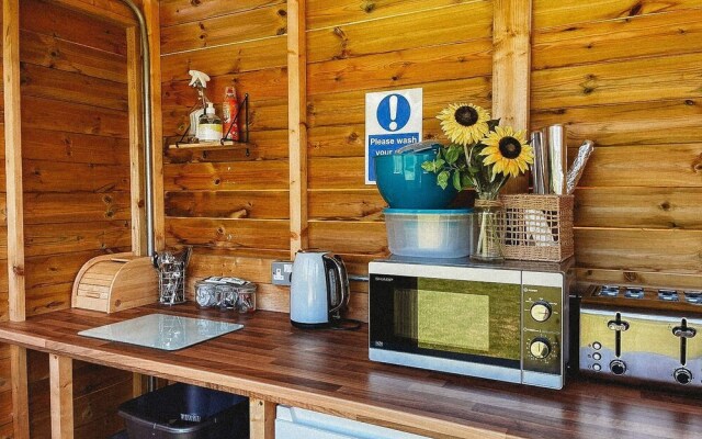 Erw Glas Glamping and Camping