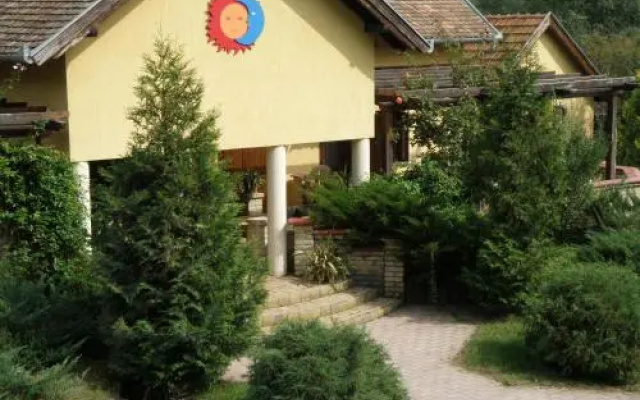 Akácliget vendégház