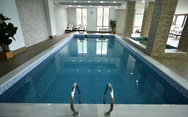 Hotel Crystal