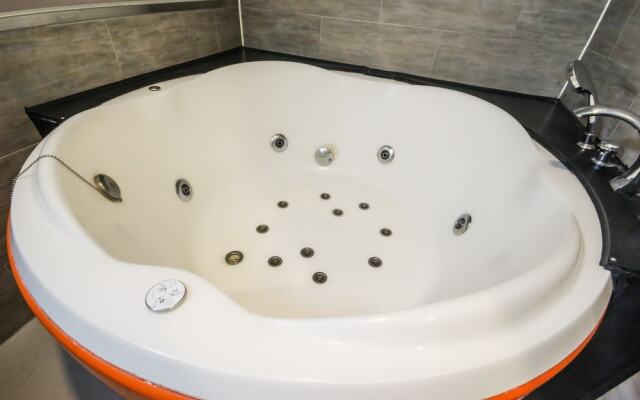 Jeonju Sinsigaji Hotel Pop